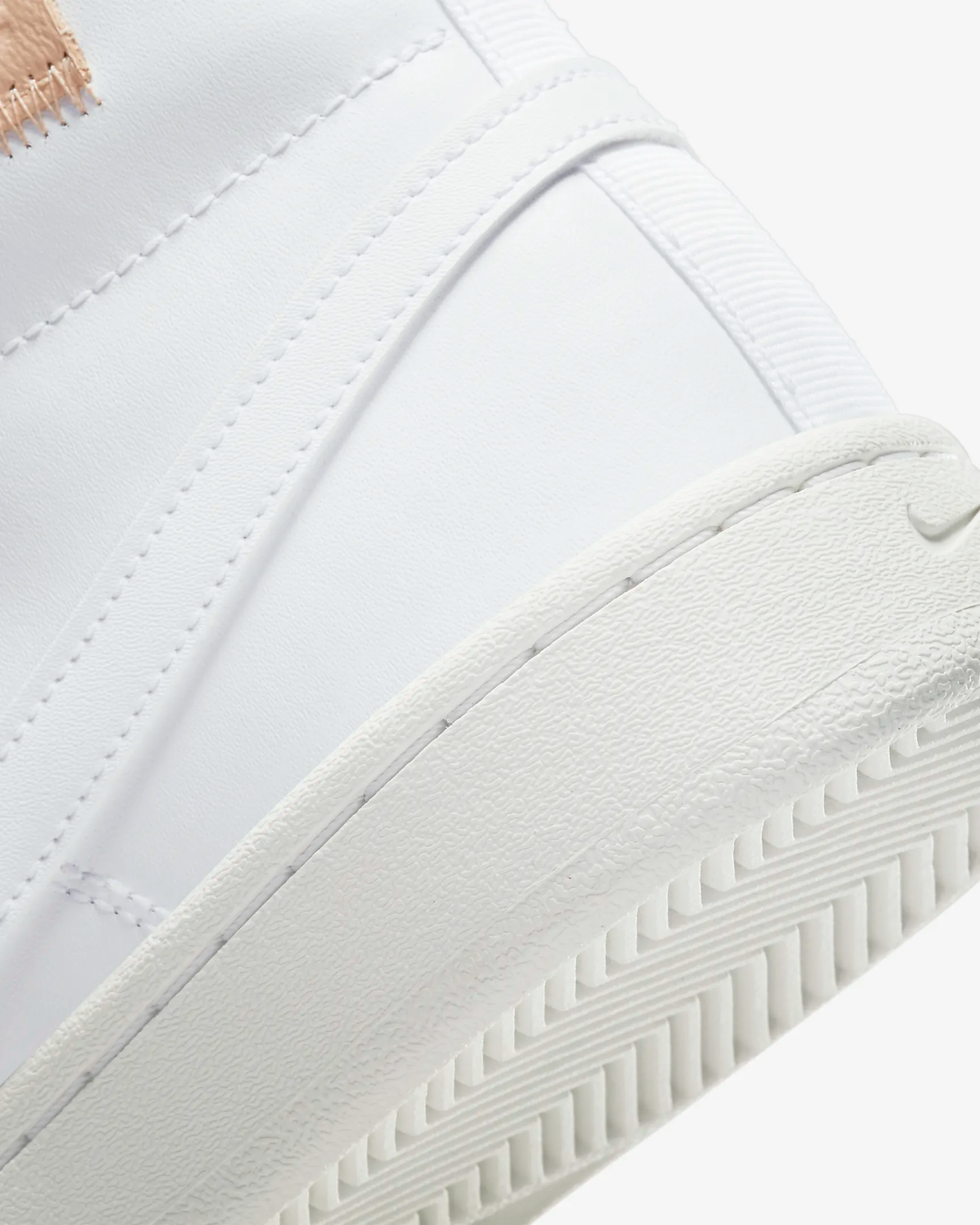 NIB WOMEN'S NIKE CT1725 100 COURT ROYALE 2 MID WHITE TENNIS SHOES SNEAKERS