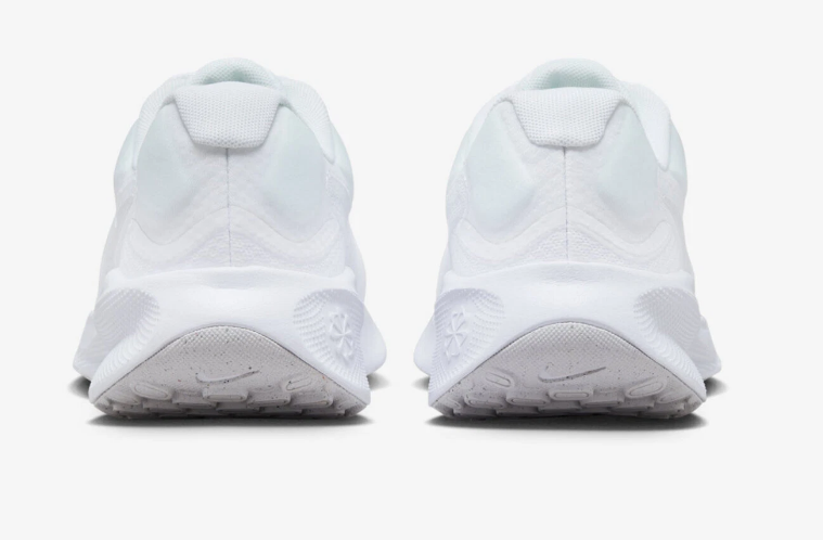 NIB NIKE FB2208 100 WOMEN'S NIKE W REVOLUTION 7 WHITE SHOESSNEAKERS